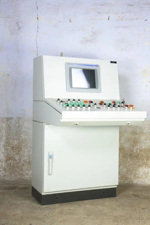 Operator control desk with a touchscreen HMI and push-button console